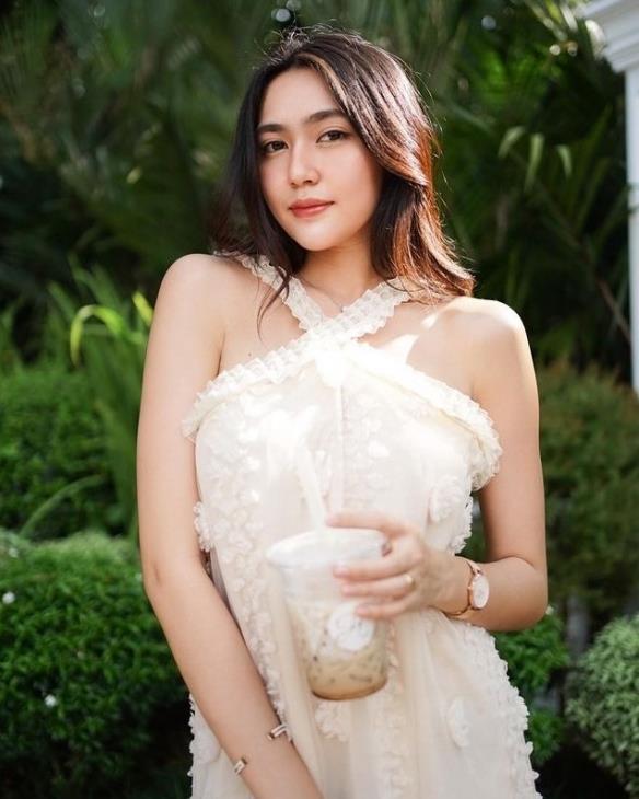 长腿细腰身材火辣!泰国网红模特Baifern美图赏!