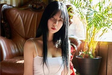 皮肤白皙超大胆！韩国正妹辣模“myua”美照欣赏