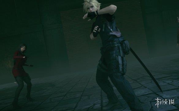 《最终幻想7：重制版》克劳德cos生化危机2里昂MOD
