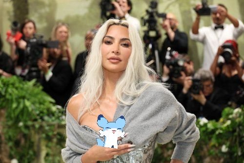 金卡戴珊出席Met Gala：好身材不逊年轻人