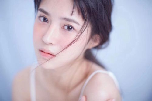 薛之谦现场夸长得漂亮的女生 竟是《美女，应接不暇》的女主！