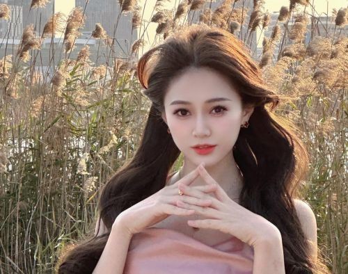 薛之谦现场夸长得漂亮的女生 竟是《美女，应接不暇》的女主！