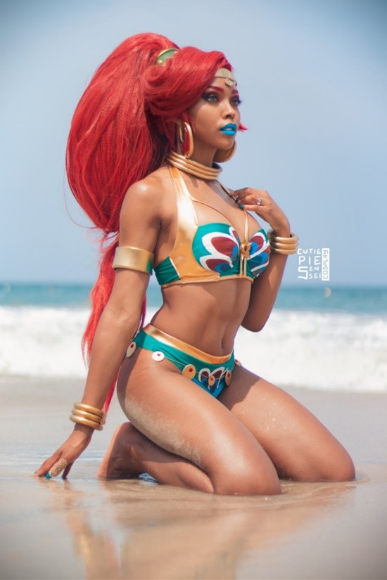 COSPLAY图赏：美国黑人小姐姐COS塞尔达女性角色 身材健美神还原