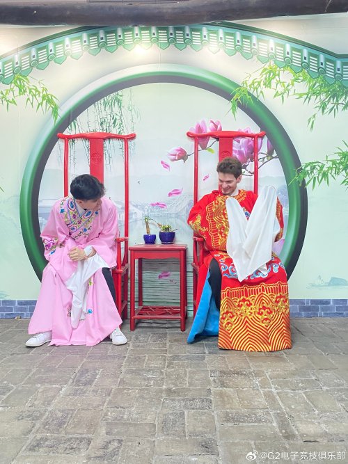 来比赛还是来旅游？G2俱乐部花哨体验成都文化