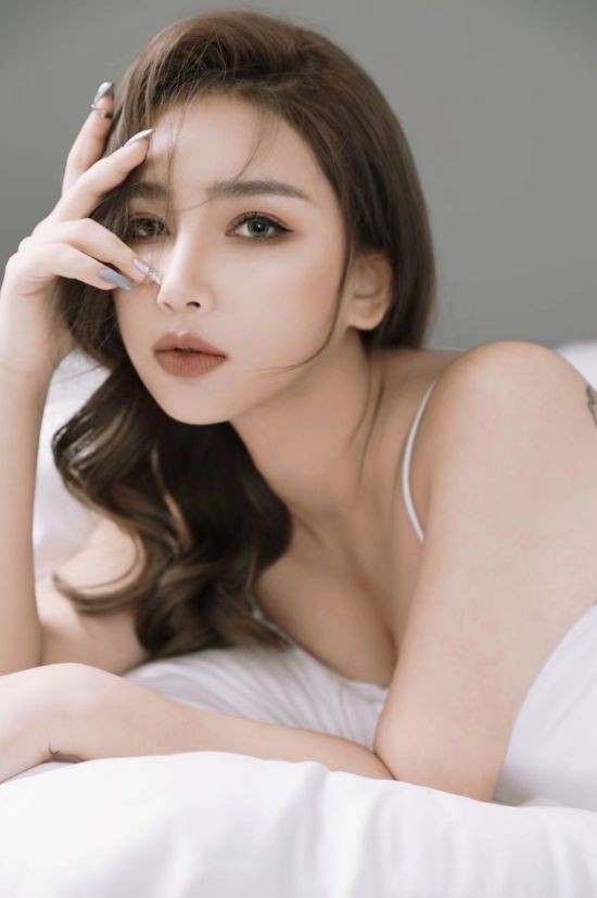 职场情感题材崛起 5月15日steam上架《美女，应接不暇》引领互动剧新趋势