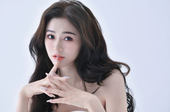 职场情感题材崛起 5月15日steam上架《美女，应接不暇》引领互动剧新趋势