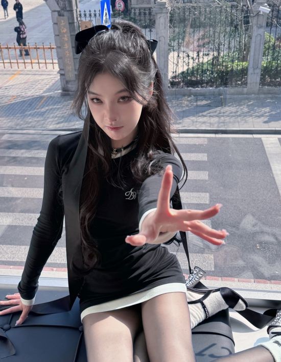 职场情感题材崛起 5月15日steam上架《美女，应接不暇》引领互动剧新趋势