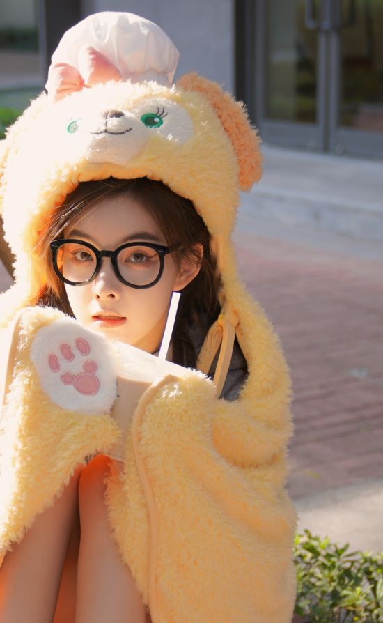 《美女，应接不暇》：5月15日Steam上架 开启你的AI恋爱陪伴之旅