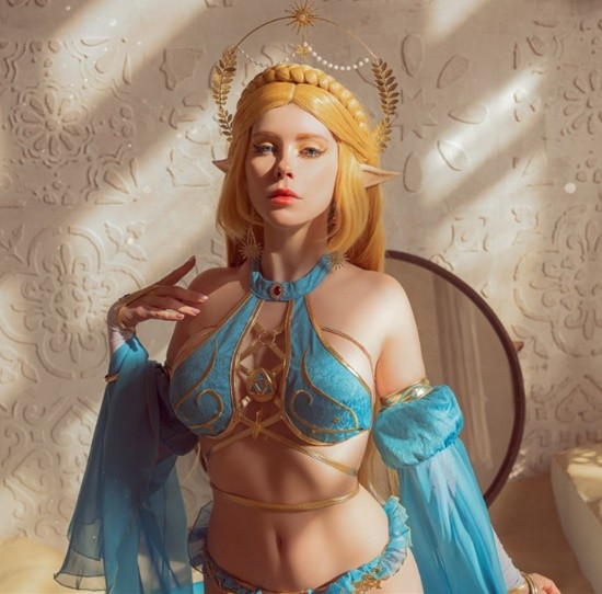 COSPLAY图赏:俄妹COS《塞尔达》公主 泳装胸衣肉感身材