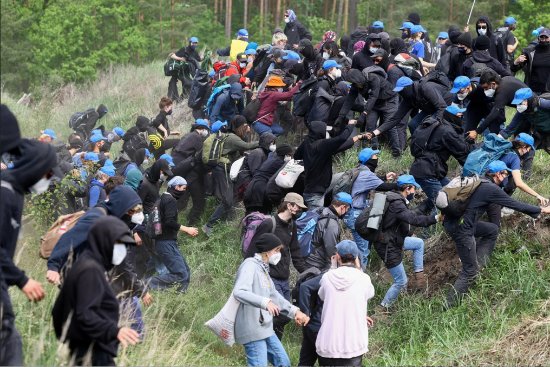 环保主义者闯入特斯拉工厂 马斯克痛批：愚不可及！