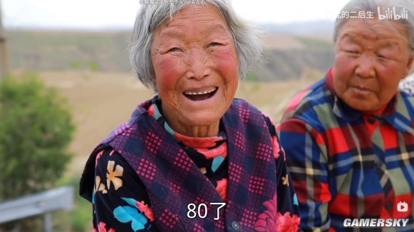 性感的南美“女菩萨”，带着千万网友去给贫民窟送饭