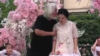 73岁张纪中为42岁妻子庆生 送孕妻千朵玫瑰浪漫温馨