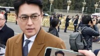 年轻人为情所困？假“靳东”依然在批量制造老年人爱情
