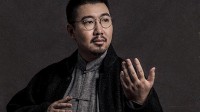 南派三叔打球把手指打断了：疼痛难忍只得指腹打字
