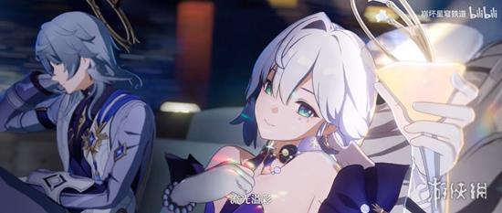 知更鸟和托帕上线，追击队里两位角色谁的优先级更高?