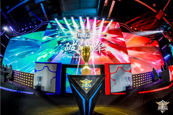 荣耀登峰，《英魂之刃》双端赛事福州线下圆满封王！